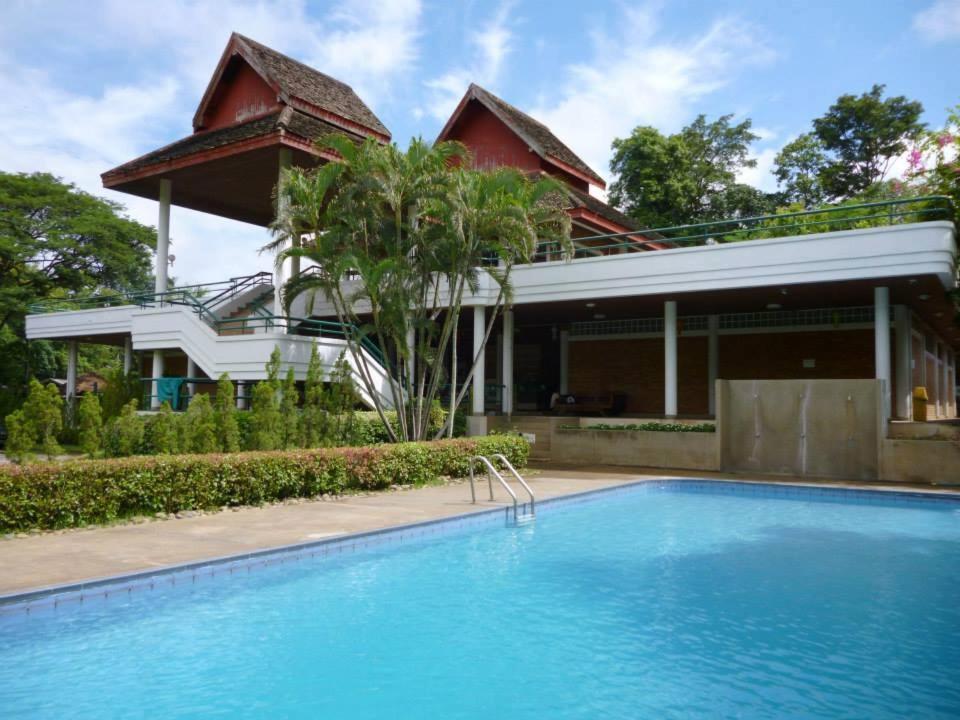 Resort Roong Aroon Hot Spring