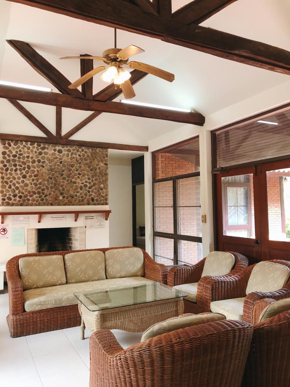 Roong Aroon Hot Spring Resort